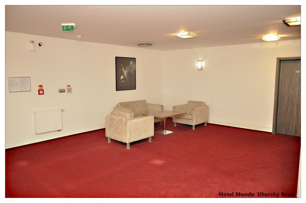 Hotel Monde Uherský Brod Buitenkant foto