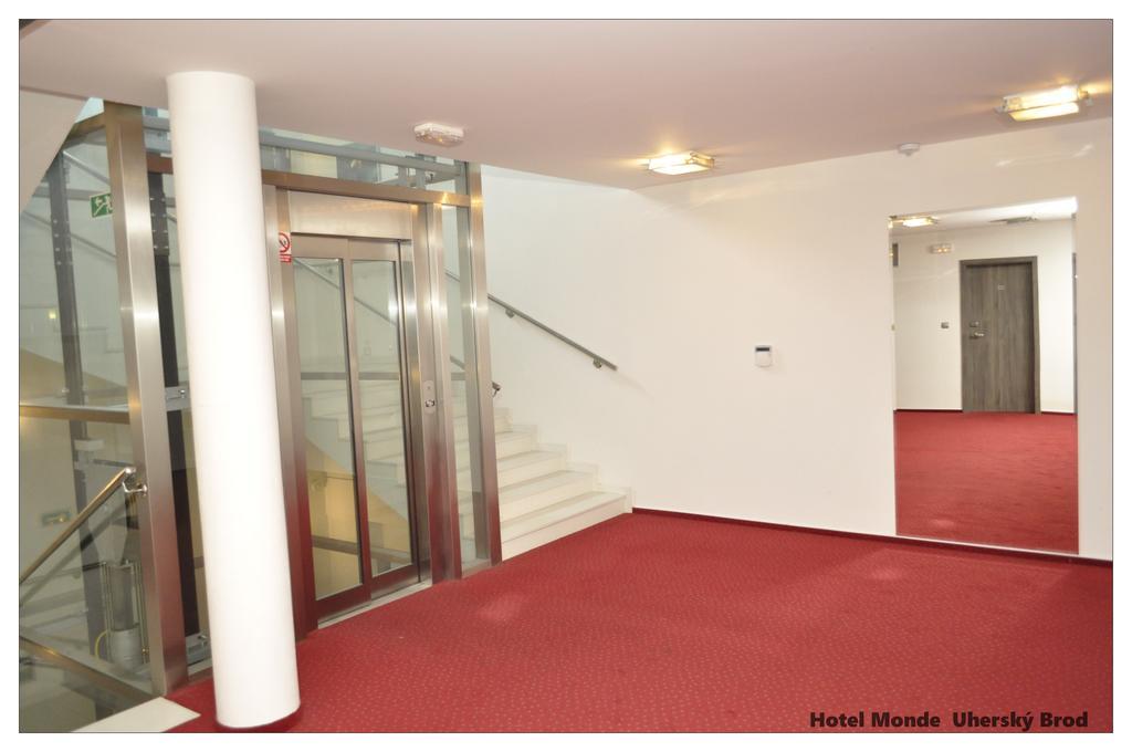 Hotel Monde Uherský Brod Buitenkant foto