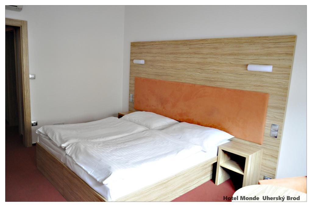 Hotel Monde Uherský Brod Buitenkant foto