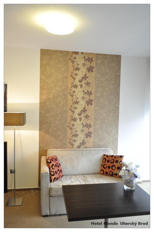 Hotel Monde Uherský Brod Buitenkant foto