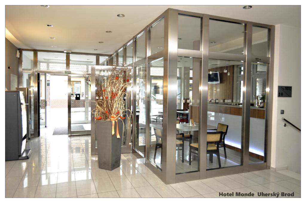 Hotel Monde Uherský Brod Buitenkant foto